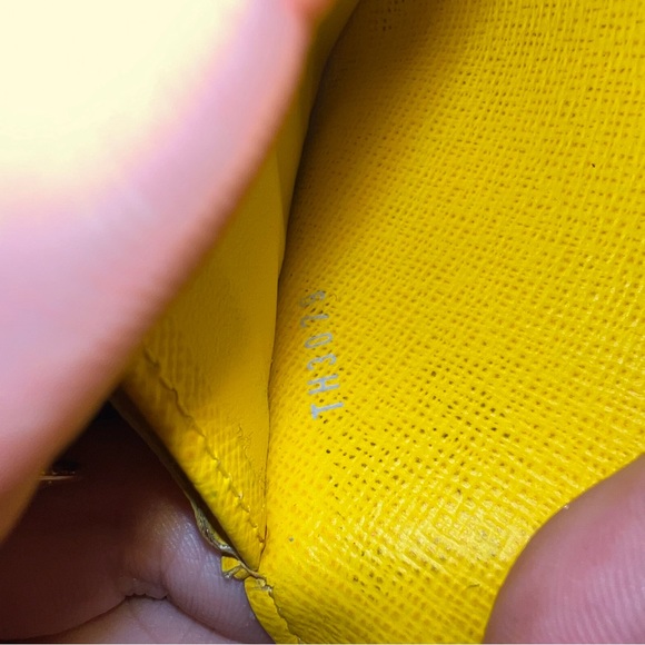 Authentic Louis Vuitton x Takashi Murakami Monogram Multicolore Sarah Wallet - Picture 7 of 17